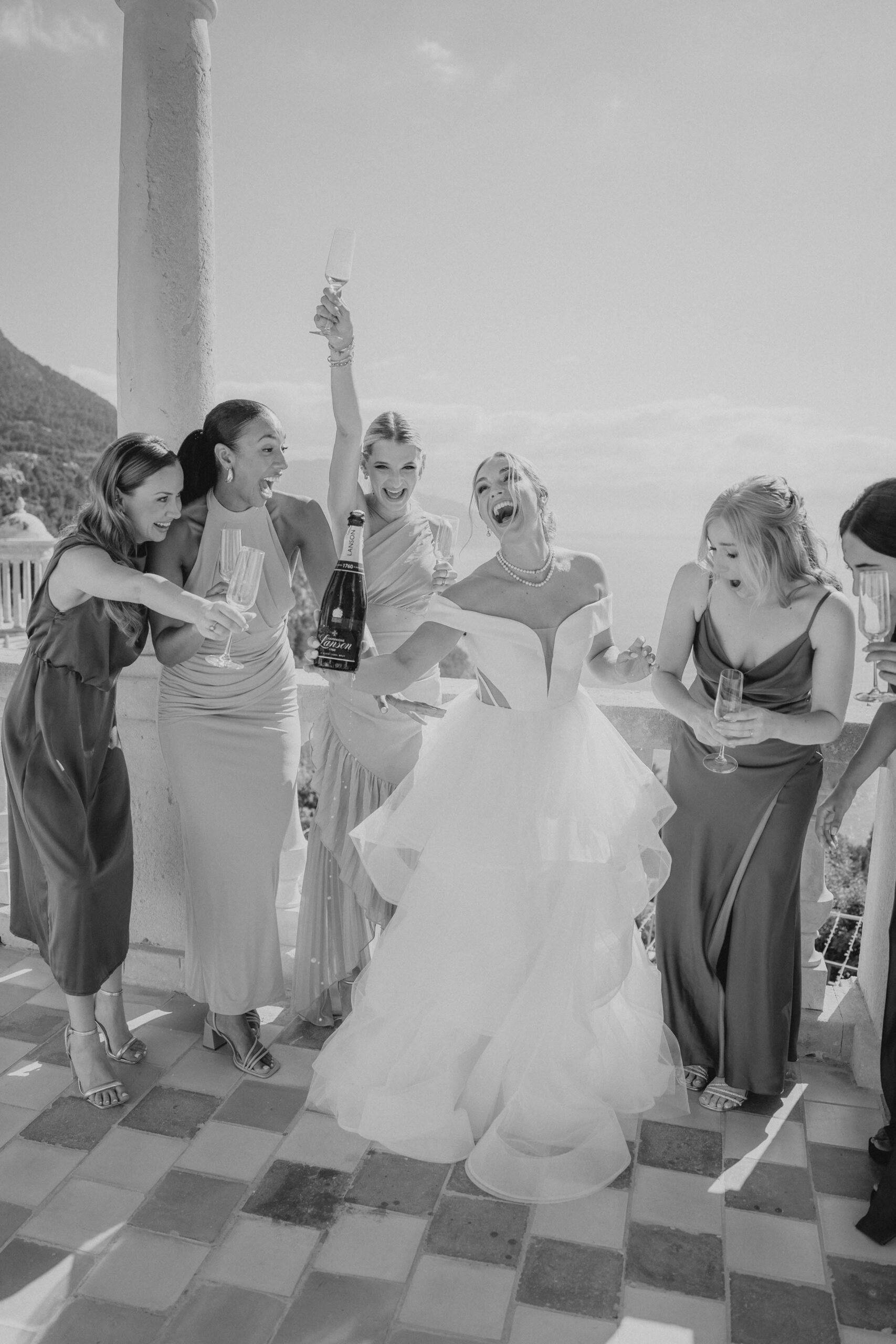 Destination Wedding in Mallorca Son Marroig  bride and bridemaids