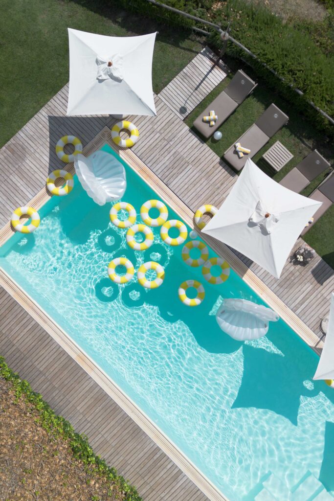 Pool Party Toskana Hochzeit